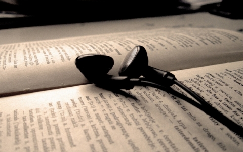 10 razones para leer, y escuchar música.